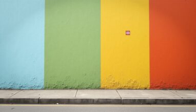Doit-on peindre les plinthes de la même couleur que les murs ?